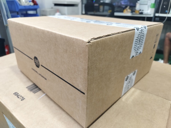 NEW ARRIVAL A-B 2713P-T10CD1 PanelView Plus 5310 HMI Terminal